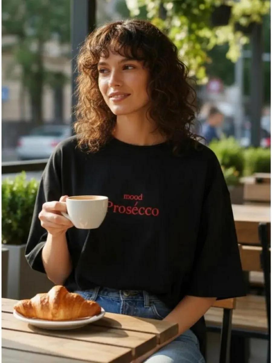 Black oversized T-shirt with red mood Prosecco embroidery S