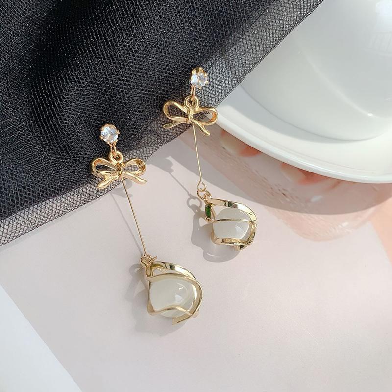 

Trendy Long Imiation Opal Bead Dangle Earrings for Women Golden Color Hollow Out Metal Bow Knot Drop Earrings Party Zircon Gift