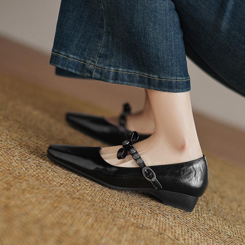 

Новая женская повседневная обувь на плоской подошве, квадратный носок, слипоны, удобная резиновая мягкая подошва, танкетка, однотонная, на четыре сезона, маленькие кожаные туфли для женщин 39 чёрный