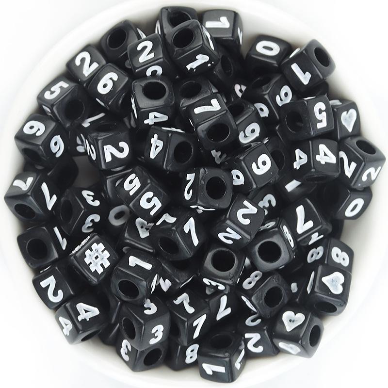 100-Stück-Packung: Gemischte Farbe Zahl Acrylperlen, Quadratisch & Flachrund für DIY Armbänder