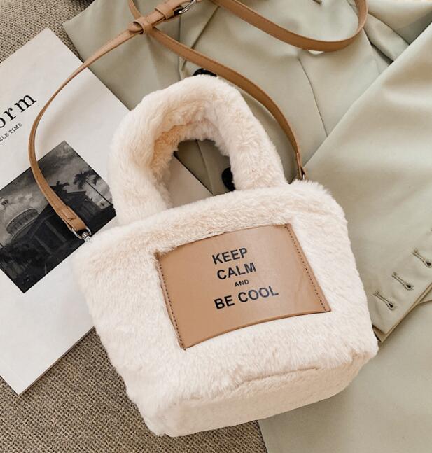 Einfache lässige Umhängetasche Damen 2025 neu Herbst Plüsch Eimer kleine Tasche niedliche Umhängetasche Schultertasche