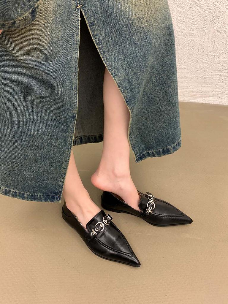Fashion Fashion Women Loafers Pointed Toe Black White Brown Metal Rivet Chain Flat Low Heeled Slip On Daily Dress Shoes Woman Size 35-39