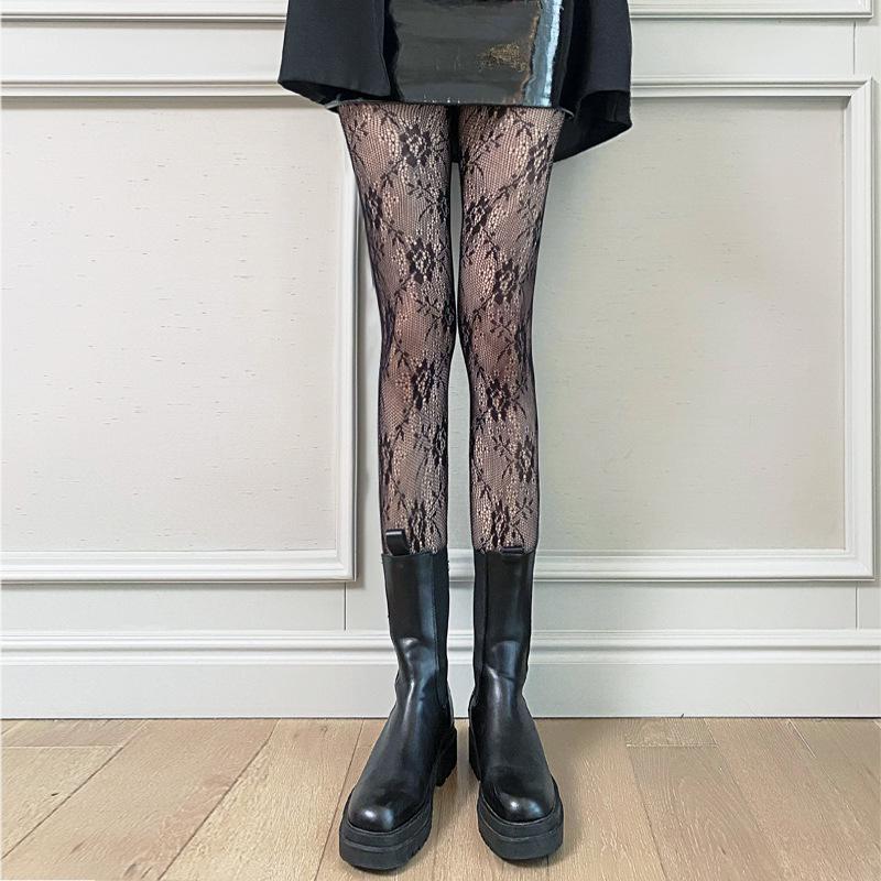 

Rose black stockings for women, popular online, hollow lace fishnet stockings, sexy beautiful legs pantyhose, Japanese Lolita style jk Fishnet Simple packaging, one siz чёрный