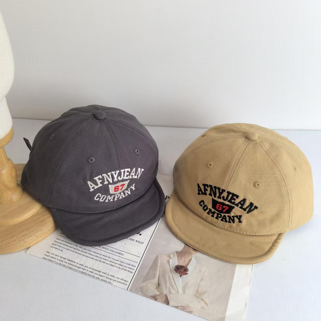 

Letter embroidery men s and women s fashion outdoor sunshade cap 2025 new retro washed old denim baseball cap M（56-58cm） бежевый