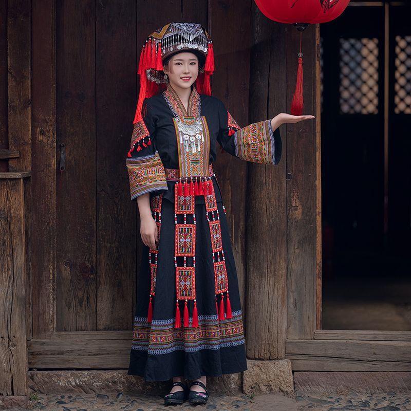 Women s Yao Ethnic Embroidered Performance Dance Costume Set M