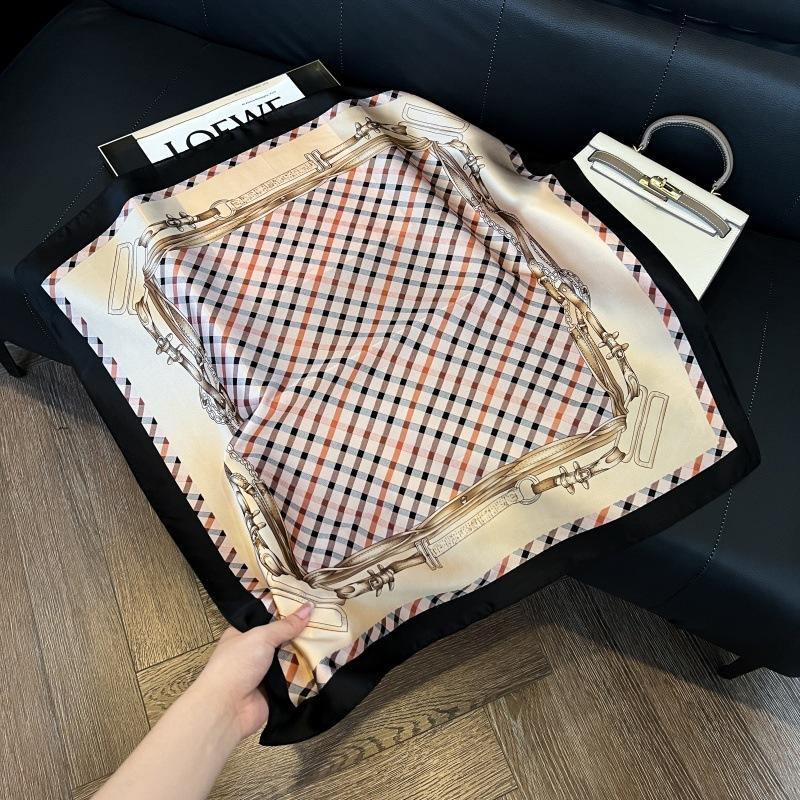 New silk scarf women's fashion versatile high-end small square scarf Korean version neck protection scarf spring and autumn retro scarf binding bag