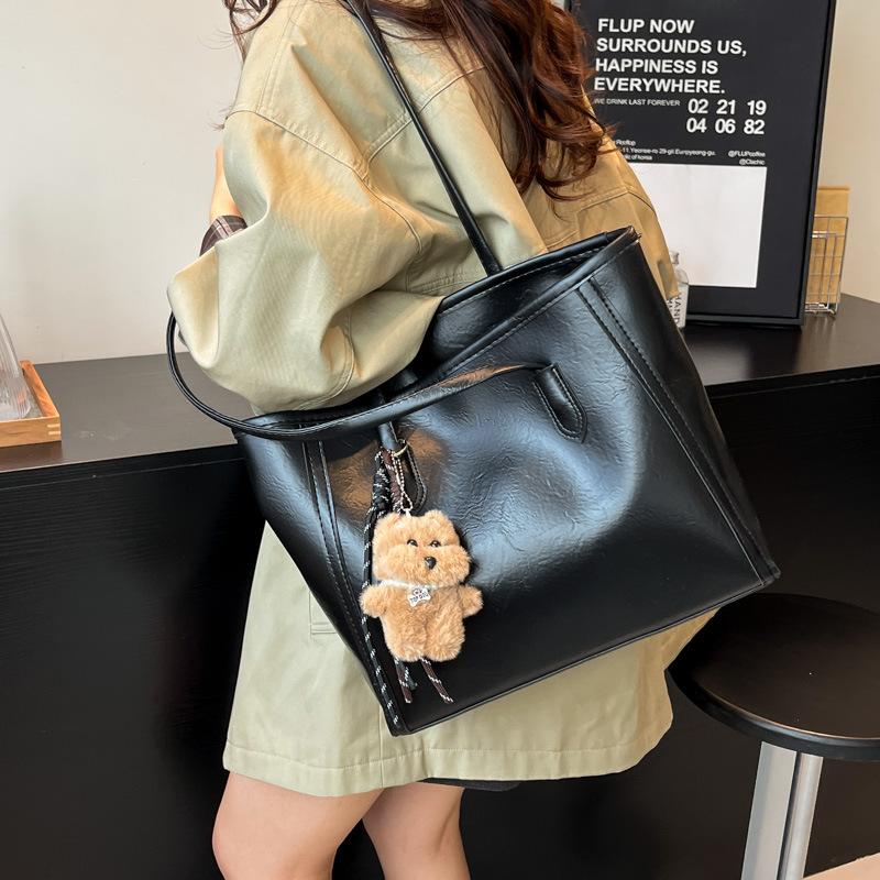 Large Capacity Bag Women's Autumn and Winter Versatile 2025 New Fashion Shoulder Bag Casual Retro Class Commuter Tote Bag