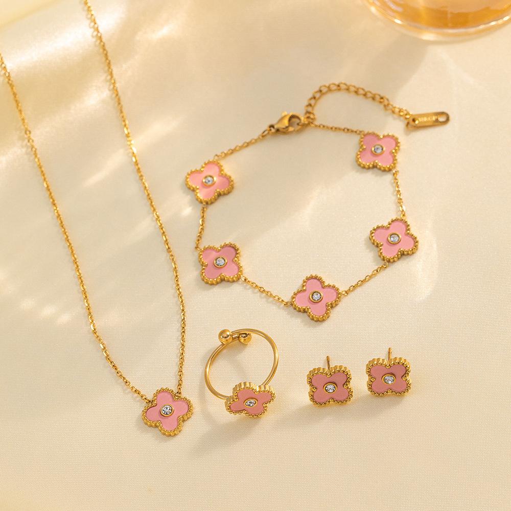 

4 шт. ожерелье-браслет-клевер, набор колец-гвоздиков из титановой стали, украшения для ушей в виде клевера 4pcs розовый