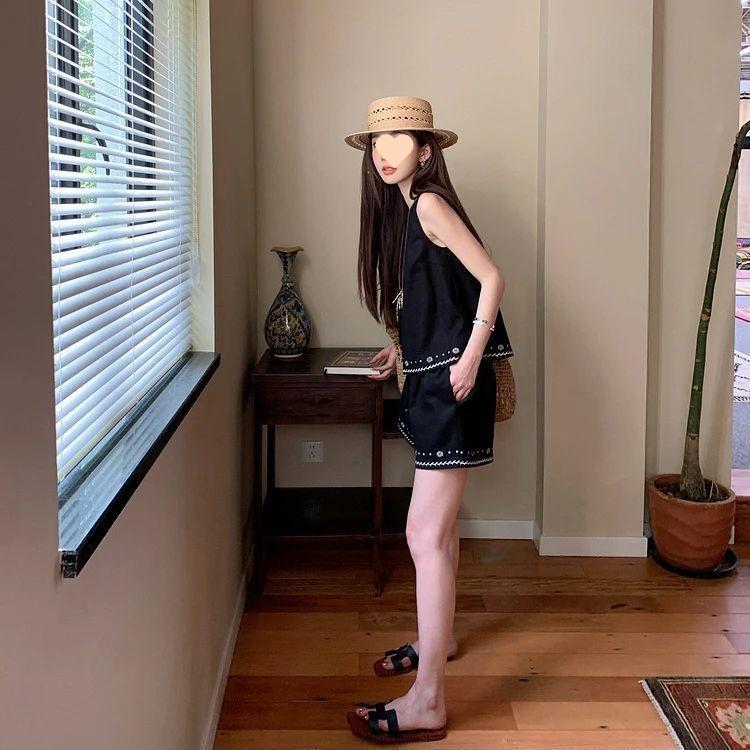 Chic Summer Sleeveless Women's Suit: Elegant Embroidered, Casual & Versatile Two-Piece with Loose Wide-Leg Shorts.