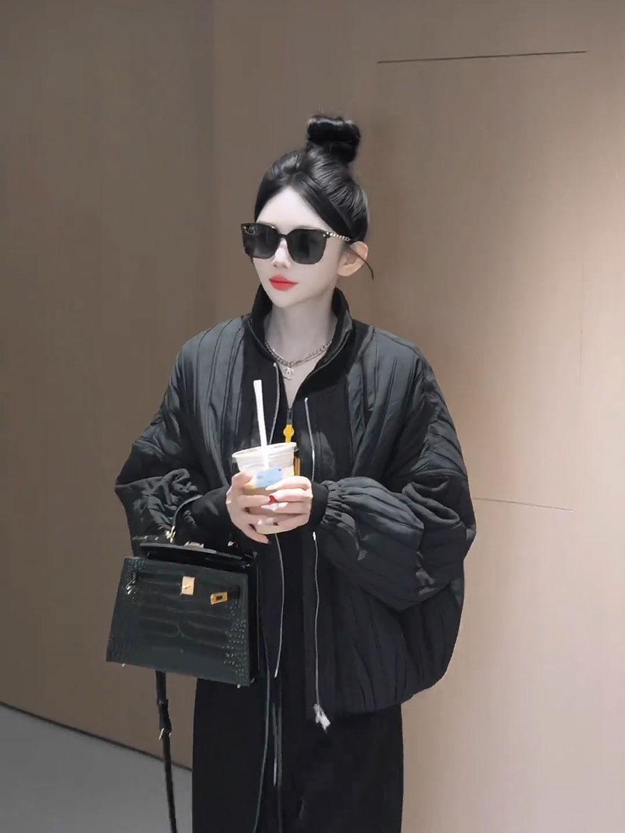 

Женское короткое стеганое пальто в корейском стиле - Миниатюрное, Универсальное, Теплое и Легкое для осени/зимы 2025 XL чёрный