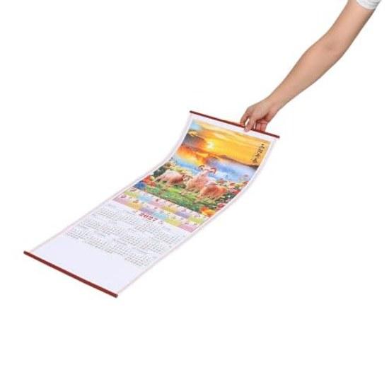 Traditioneller chinesischer Hängekalender zum Feiern des Jahres des Ziegenbocks, hergestellt aus Rattan-Papier, verschleißfest, farbecht, geeignet für Büro und Wohnbereich.