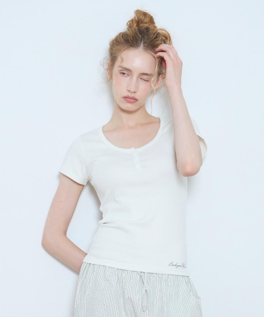 BAEGYADEUMYUJEU Muse Henley Neck T-Shirt (White)