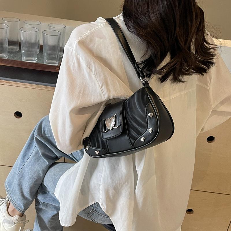2025 Spring and Summer New Temperament Light Luxury Shoulder Bag Women's Korean Version Rivet Messenger Bag Fashionable Versatile Underarm Bag