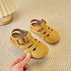Dziecięce Sandały Wydrążone Miękka Podeszwa Dziewczęce Płaskie Buty Antypoślizgowe Cukierkowy Kolor 2025 Lato Chłopięce Buty na Plażę Zakryte Palce Pasek w Kształcie T
