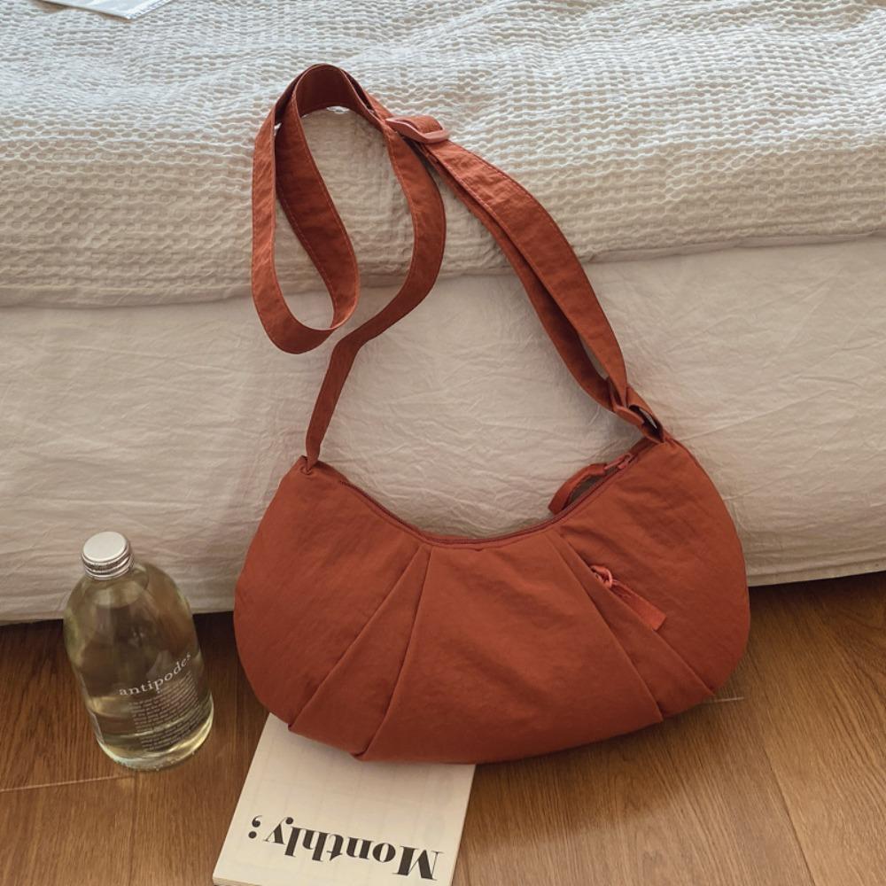 Korean Style Nylon Shoulder Bag Lightweight Sports Messenger Bag Zipper Dumpling Bag Male/Female