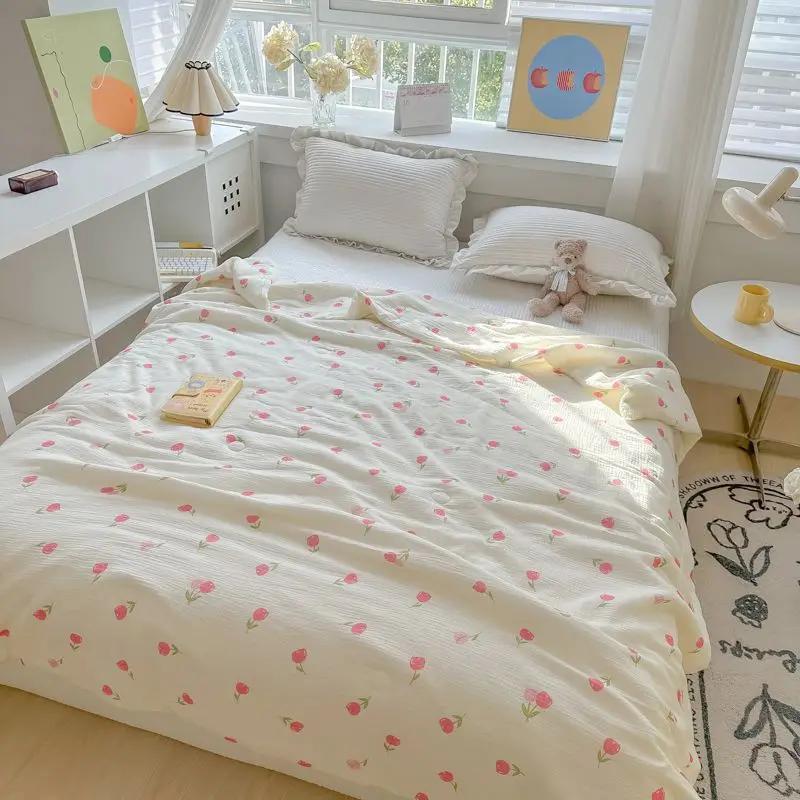 Black White Cartoon Crocodile Summer Quilt Kawaii Animals Print Thin Blanket Air-conditioning Quilted Quilt for Kids Boys Girls