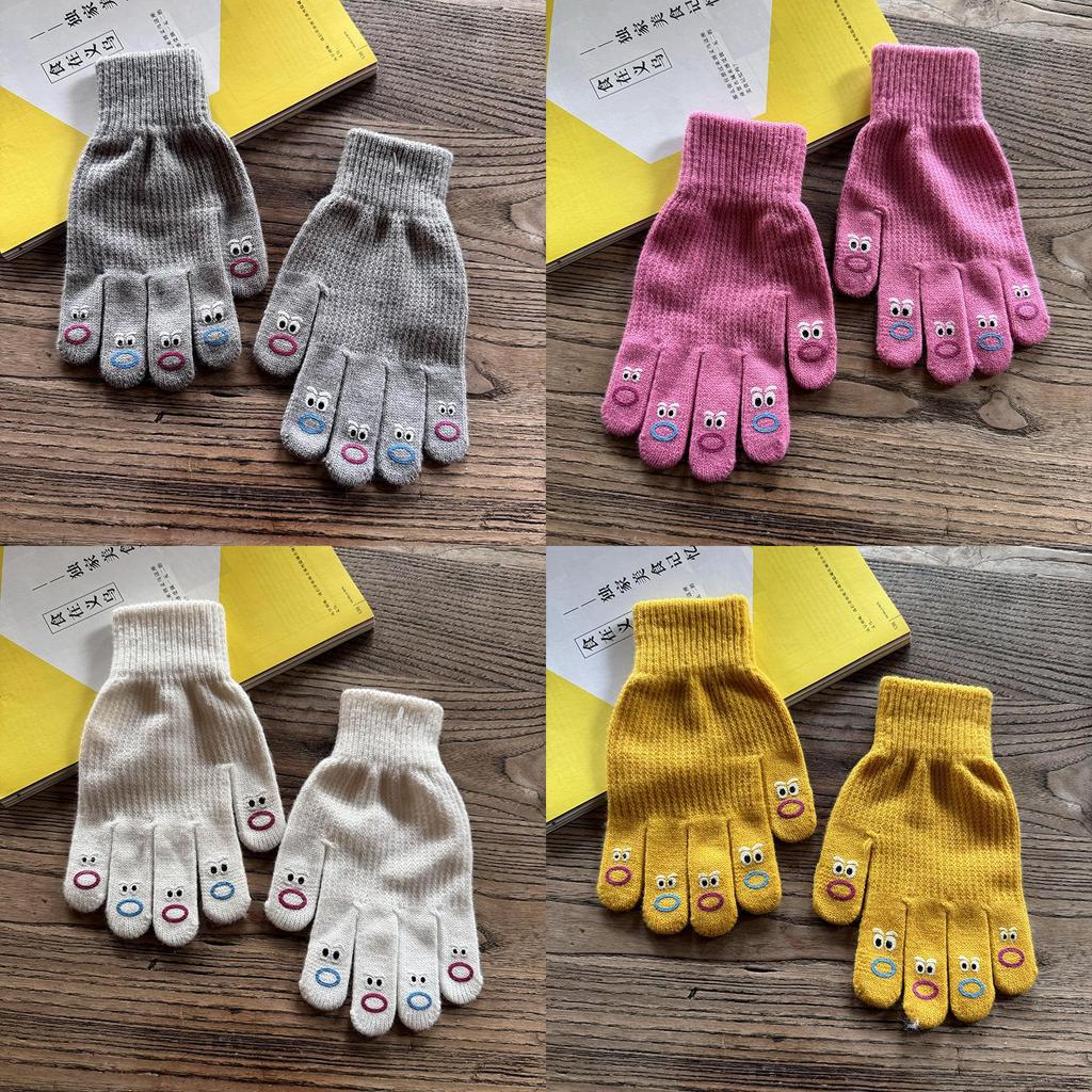 Cute Cartoon Touchscreen Gloves For Winter Warmth With Polyester Fabric For Students And Commuters