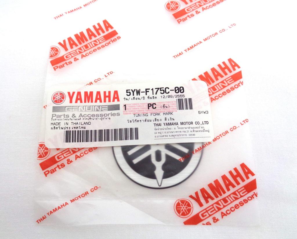 Nálepka s emblémem ladičky Yamaha, stříbrná, originální produkt, 1,8 palce (45 mm)