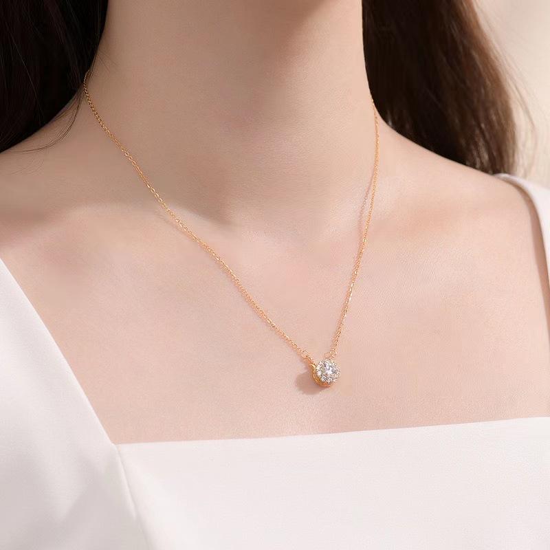 Shining Dragon Rotating Necklace Female Natal Year Rotating Zircon Pendant Female Necklace Collarbone Chain Jewelry