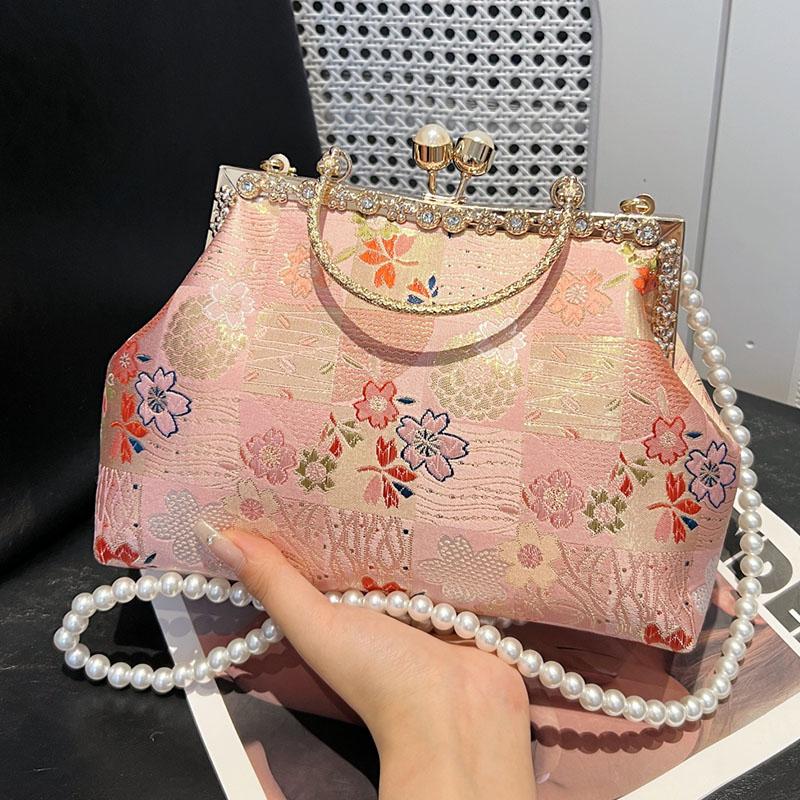 2024 New Chinese Style Pink Embroidered Pearl Chain Handbag Trendy Retro Shoulder Bag Women's Wedding Handbag Dinner Clip Bag
