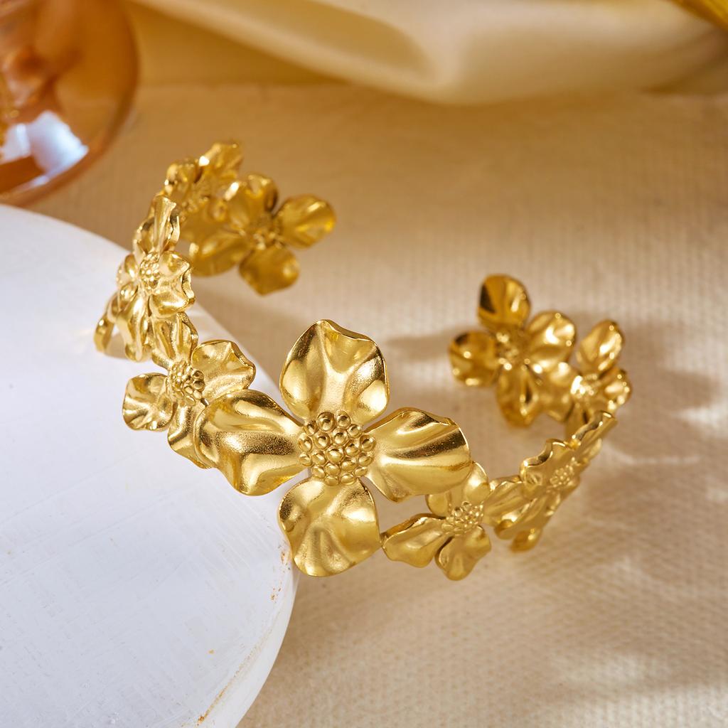 Romantic Bee Flower Stainless Steel Cuff Bracelets for Women Waterproof Floral Geometic Wide Bangle Vacation Party Jewelry Gift
