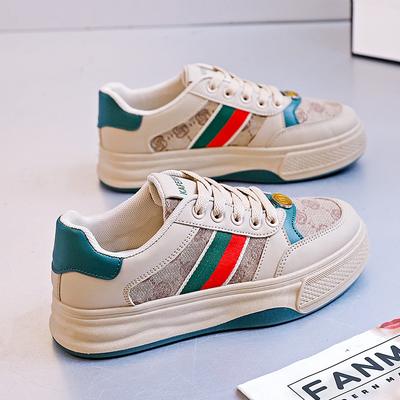 Le Sneakers da Donna sono Versatili, alla Moda, Resistenti all'Usura e Comode Scarpe Sportive Casual