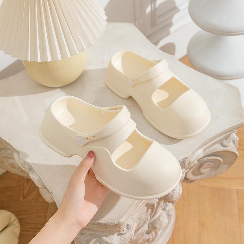 EVA hole shoes women's thick soles step on shit feeling outside wear new home non-slip fashion cool slippers direct sales