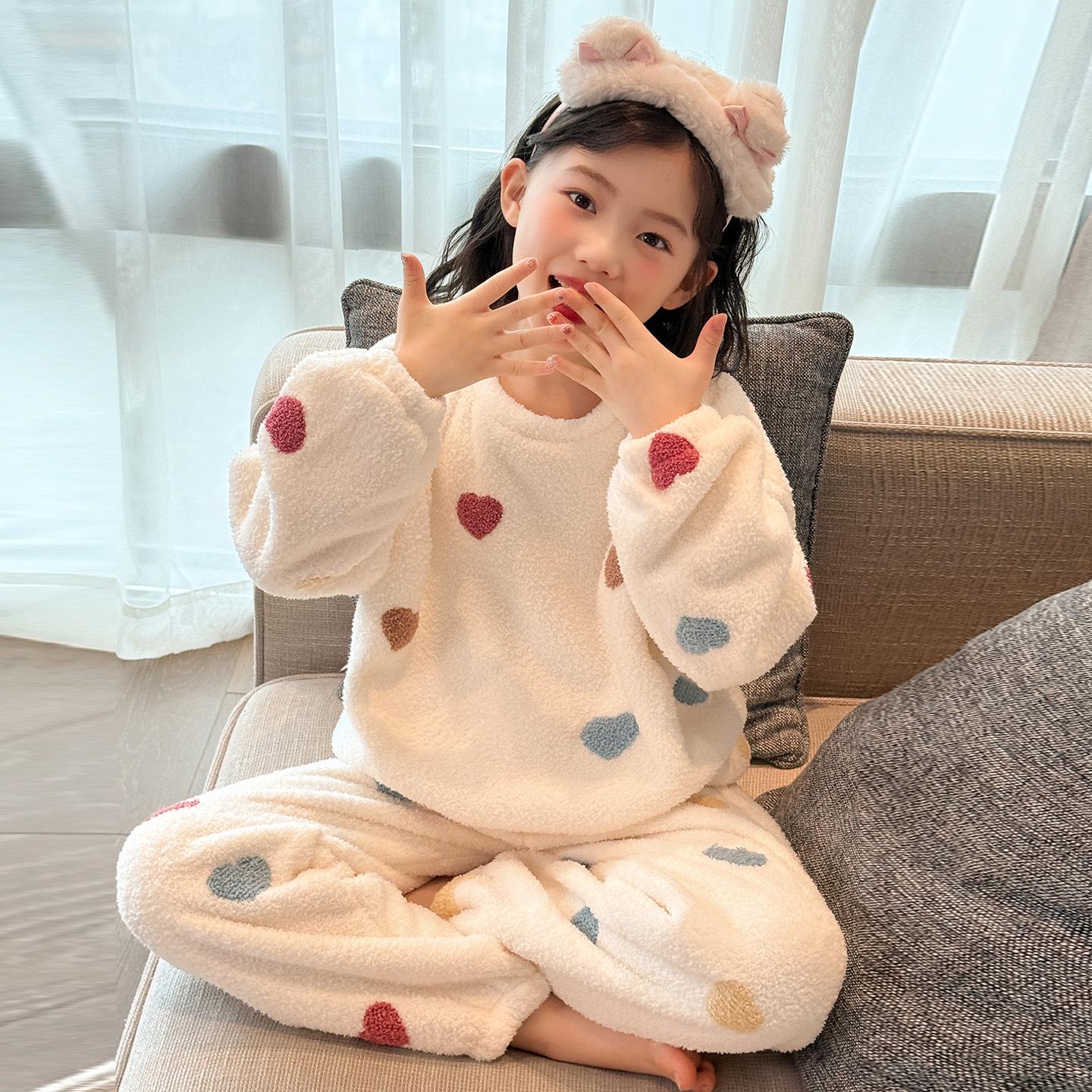 

Пижама из кораллового флиса для девочек 2025: Зимняя утолщенная фланелевая пижама 130 cm грязно-белый
