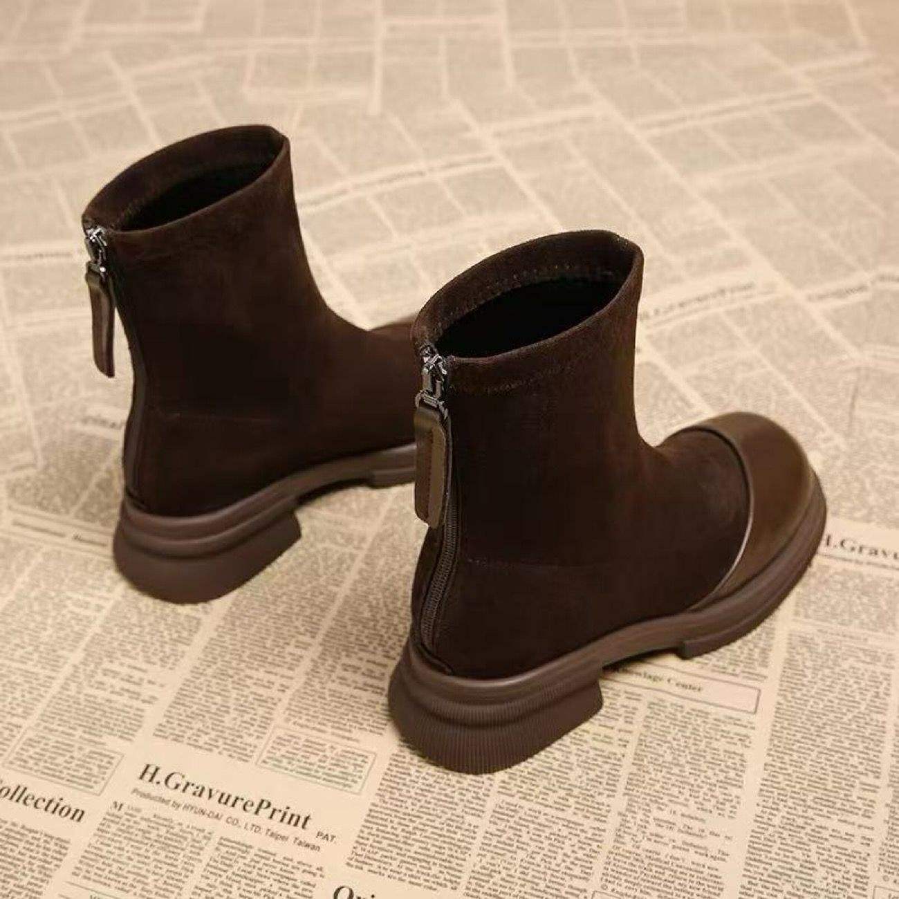 

2025 autumn and winter new women s short boots, retro heightened thick-soled thin British Martin boots, trendy versatile thin boots 40