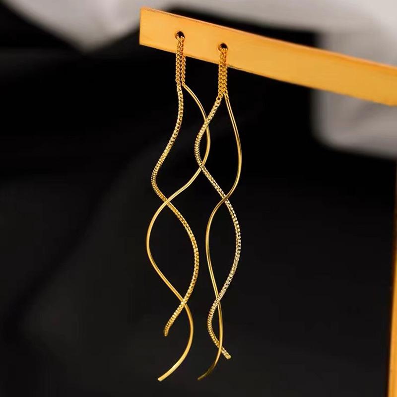 Gold Wavy Ear Cable for Women with Light Luxury Niche Design Long Tassel Earrings Temperament Earrings New Trend