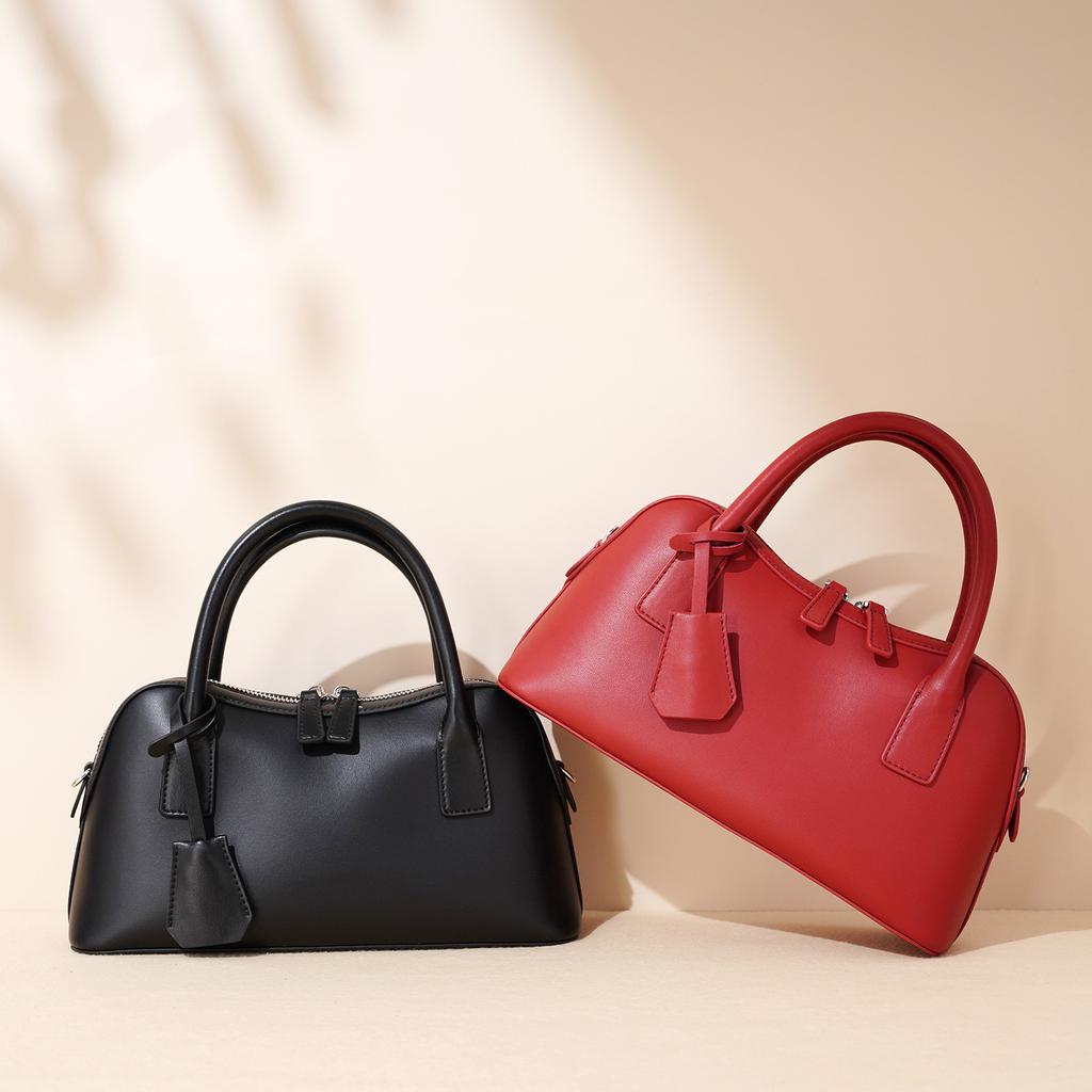 New High-end Simple and Versatile Niche Design Leather Underarm Portable Messenger Bag Temperament