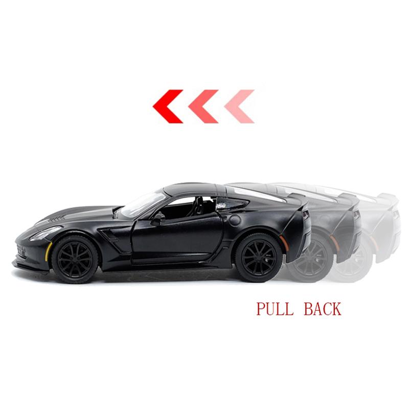 1:36 Chevrolet Corvette C7 Alloy Diecast Modely supersportovních modelů aut, simulační kovová karoserie vozidla se stahováním Dětské hračky