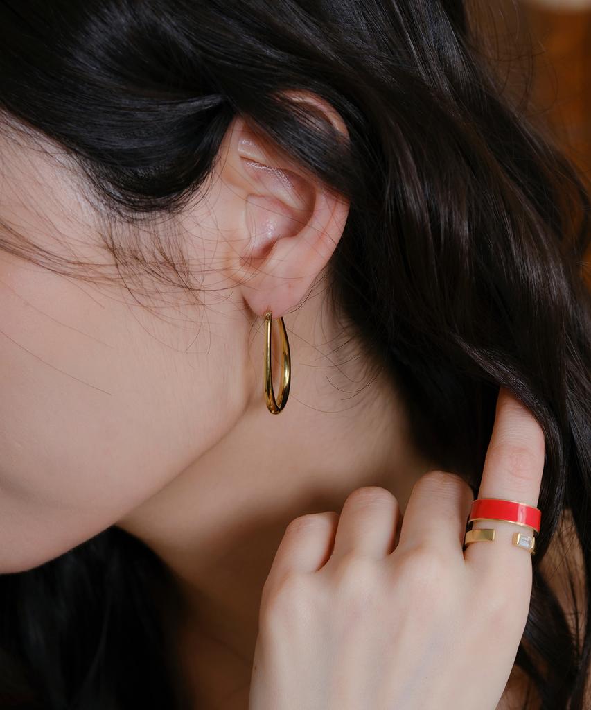 Reve Baguette Q Layered Epoch Ring Red