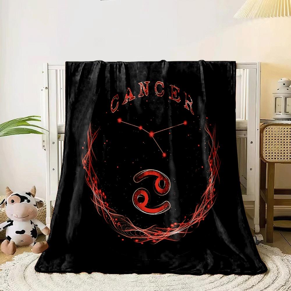 Ein Krebs-Sternzeichen-Design mit Sternbild, Symbol und leuchtend roten Akzenten. Decke für alle Jahreszeiten Mittagspause Überwurf Geschenk