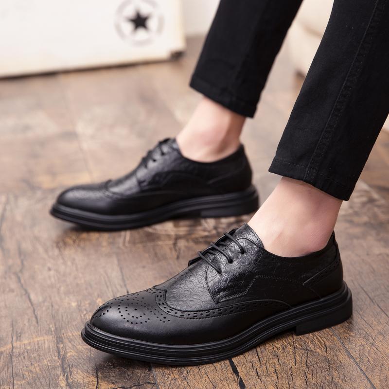 Brogue Shoes Designers Mens Shoe Casual Leather Footwear Business Formal Shoes Lace-up Flat Oxford Male Evening Dresses