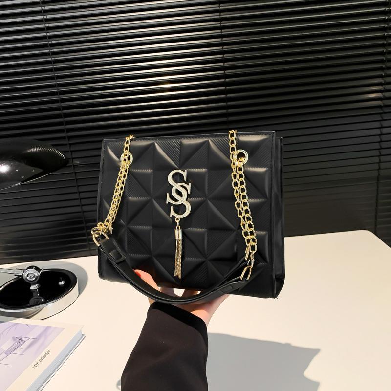 

2024 повседневная ретро новая сумка женская летняя цепочка простая сумка через плечо популярная персонализированная сумка-мессенджер маленькая квадратная сумка чёрный