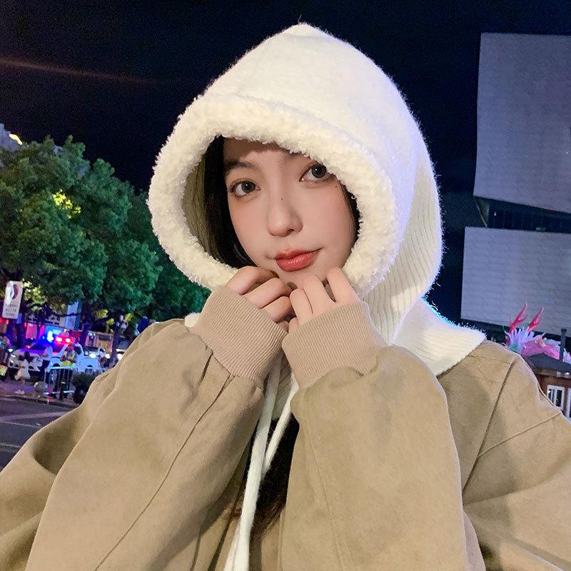 

Plush Cloak Knitted Warm Hat Ladies Winter Scarf Ear Protection All-in-One Hat Barracuda Windproof Wool Hat fashionable warm knitted hat.