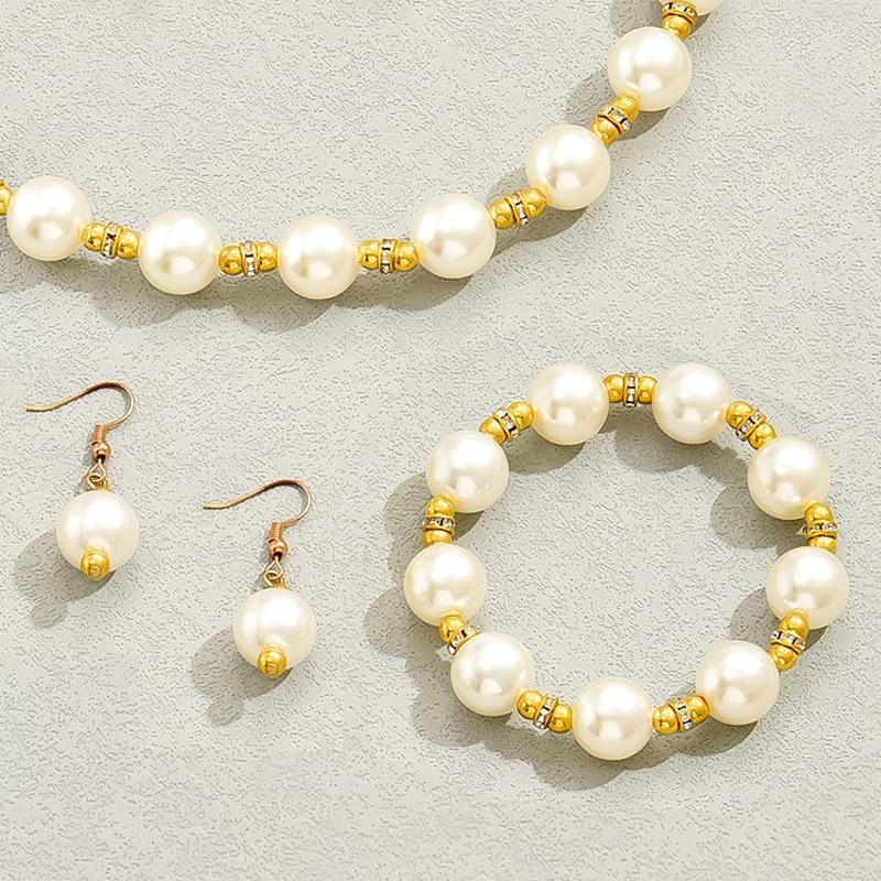 Mother of Pearl Earrings Necklace Bracelet Set Women's Light Luxury Premium Clavicle Chain Versatile Earrings