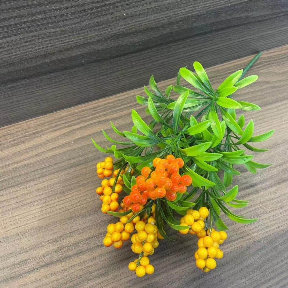 Artificial Berries,Simulation Flowers Lifelike Redberry with Stems Fake Fruit Redberries for Christmas Wedding DIY Bridal Bouquet Home Kitchen Party