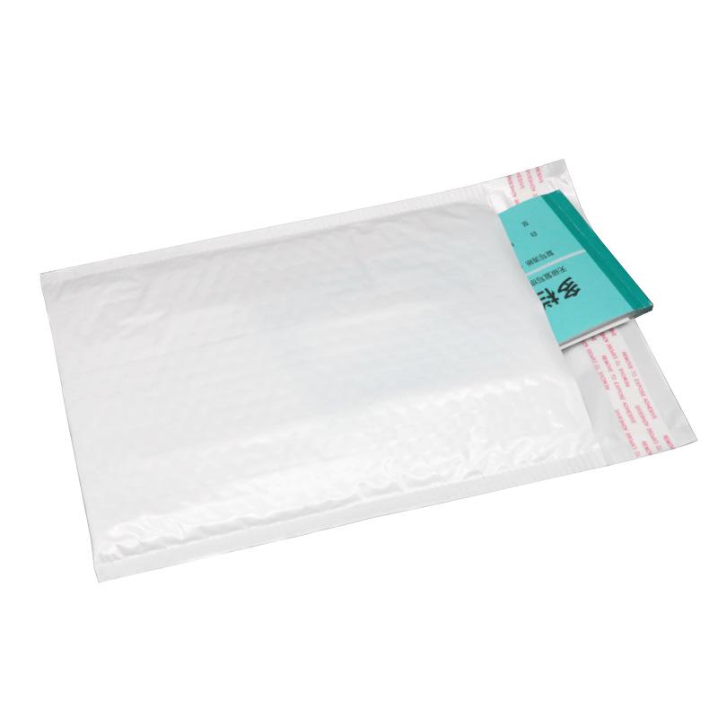 White Pearlescent Bubble Envelope: Waterproof, Shockproof Packaging for Clothing and Logistics.