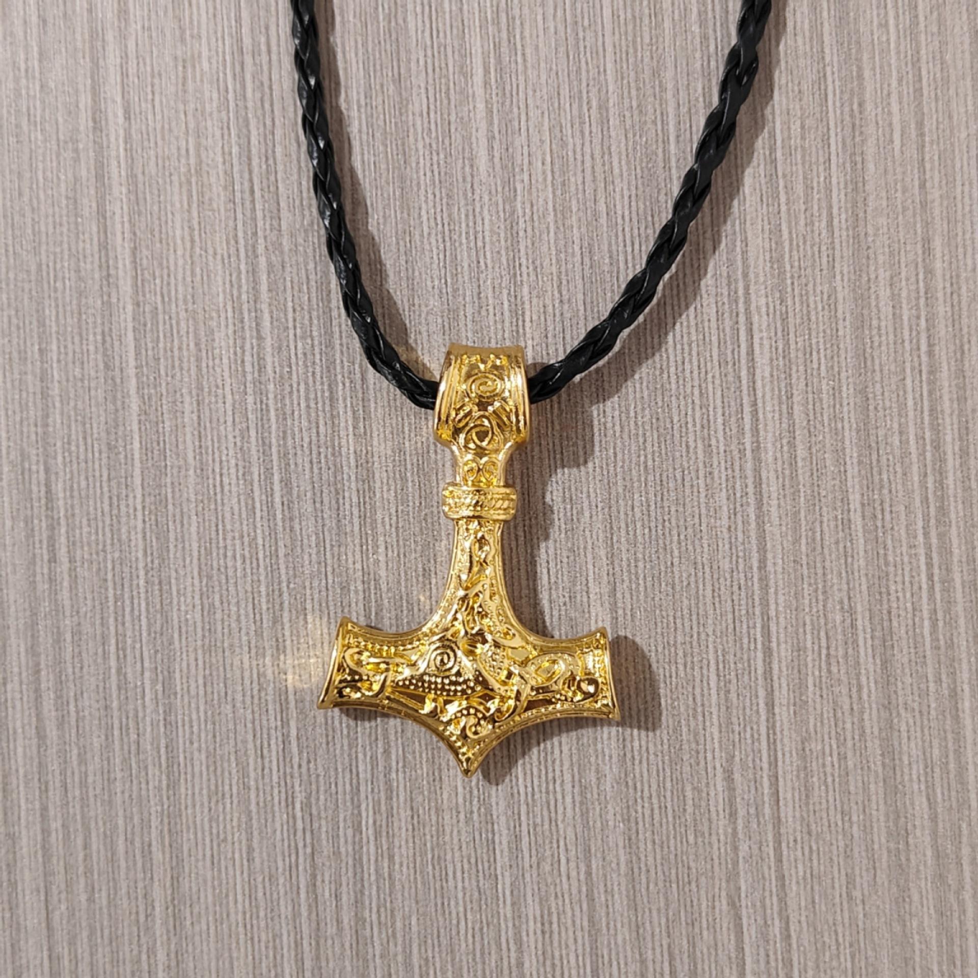 Cross Border Hot Selling Nordic Viking Pirate Odin Triangle Knot Thor Hammer Men s Pendant Necklace Wholesale