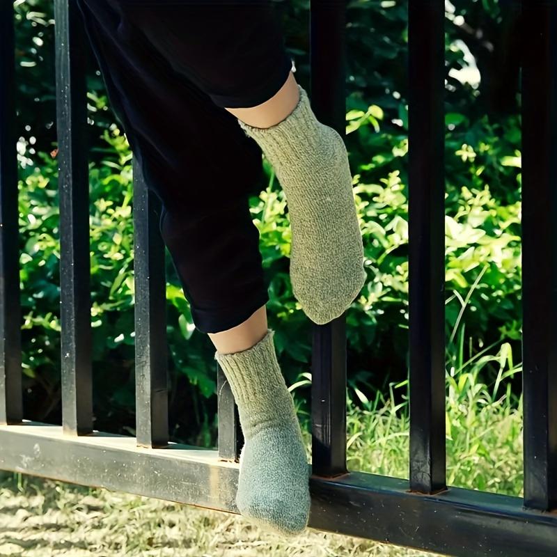 5 Pairs of Women'S Winter Thick Warm Socks, Breathable And Cold-Resistant, Comfortable Mid-Calf Socks for Autumn And Winter.