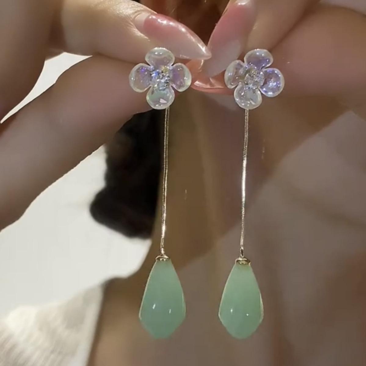 

Модные висячие серьги для женских украшений зелёный