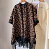 Châle douillet à pompons en laine pour femme – Cape pour photographie Automne/Hiver