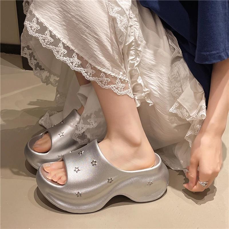 Fashion Niche Star 2025 Summer New Casual Flip-Flops Fashion and Versatile Platform Heightening Lightweight Women's Outside Sandals