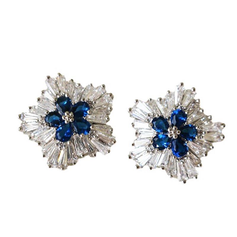 Korean Style Snowflake Zircon Earrings - High-End Fashion Jewelry for Women, Perfect Christmas Gift