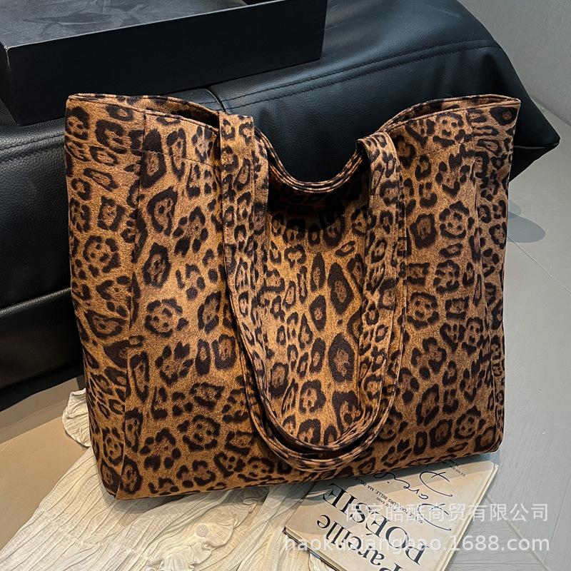 Leopard print bag women's 2025 new super popular tote bag large-capacity college student class commuter bag shoulder bag