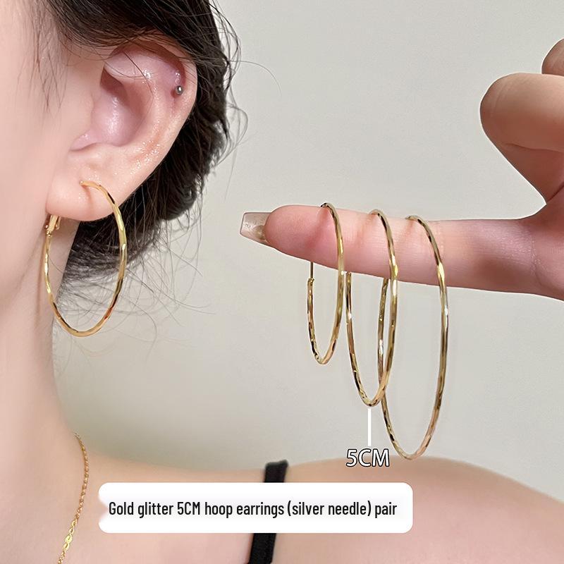 Exquisite Gold Pigment Hoop Earrings for Women: 2025 Trendy, High-End, Atmospheric, Simple Round Design