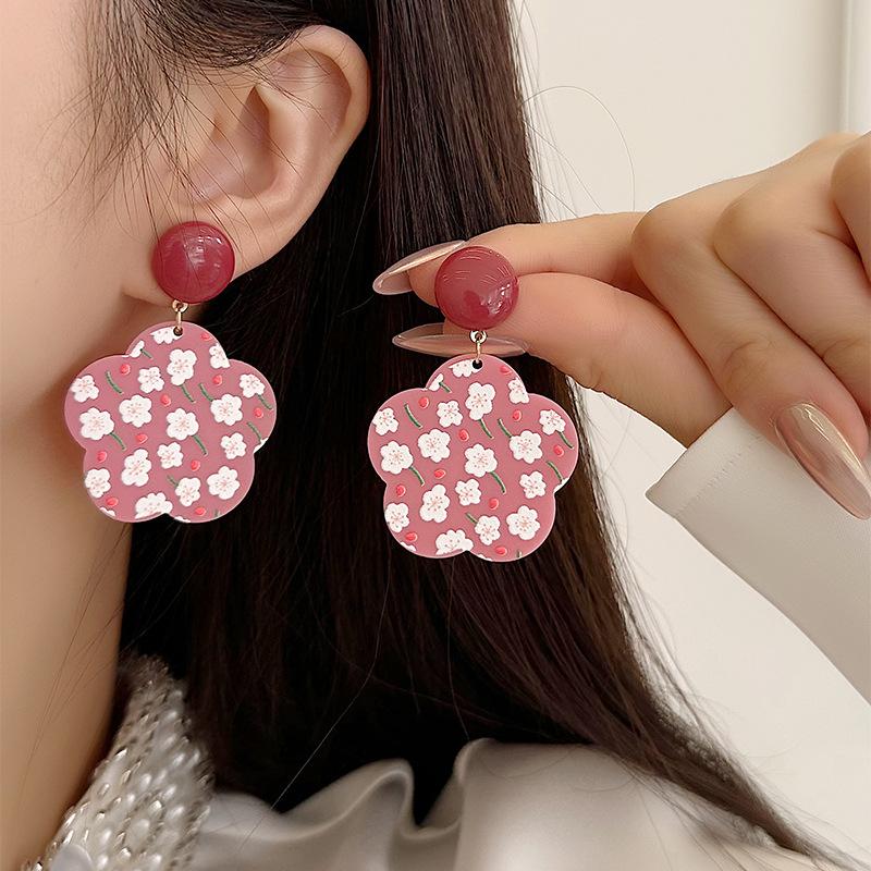 

Винтажные серьги с контрастными сладкими цветами