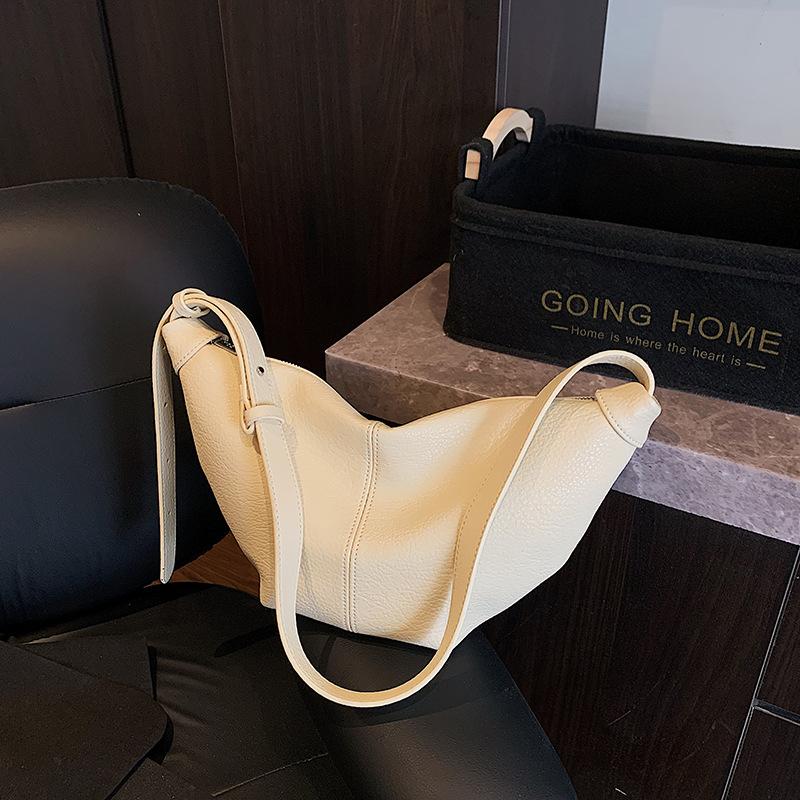 

Niche design bag women s new dumpling bag fashionable versatile shoulder messenger bag